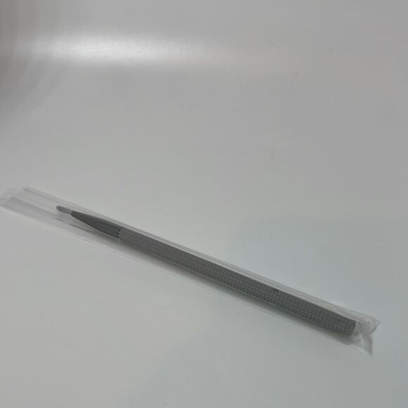 NWT LARUCE Beauty LINER LR101 Makeup Brush - Picture 4 of 6